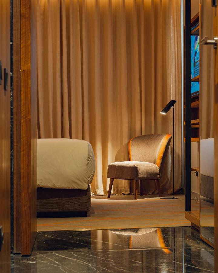 Hotel Jadali & Spa マラケシュ エクステリア 写真 A room at the hotel